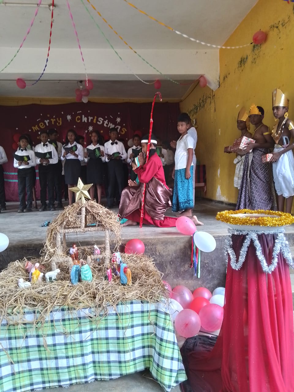 ප්‍රාථමික අංශයේ  සිසුන් නත්තල් දින සැමරුම 